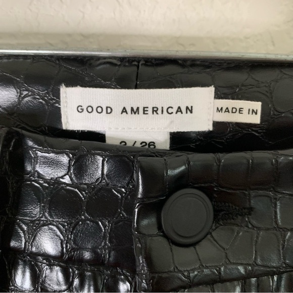 Good American Good Classic Slim fit black faux leather snake jeans 2/26 NWT - Picture 6 of 11